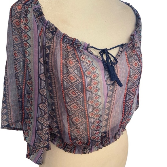 Hollister Women’s Short Sleeve Cropped Sheer Blouse Size M Aztec Print Boho Fun - Picture 4 of 12